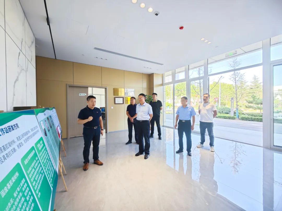 萊西市政協(xié)領(lǐng)導(dǎo)一行蒞臨領(lǐng)軍院士工作站考察調(diào)研